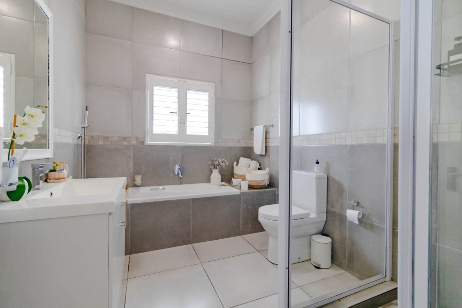 3 Bedroom Property for Sale in Westcliff Western Cape